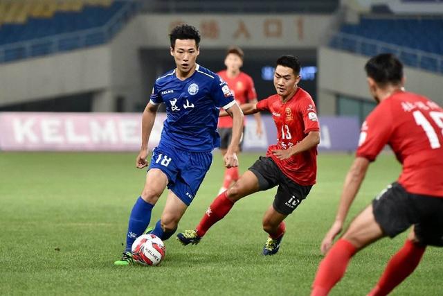 C罗引领利雅得胜利在亚冠首战中惨败阿尔艾因